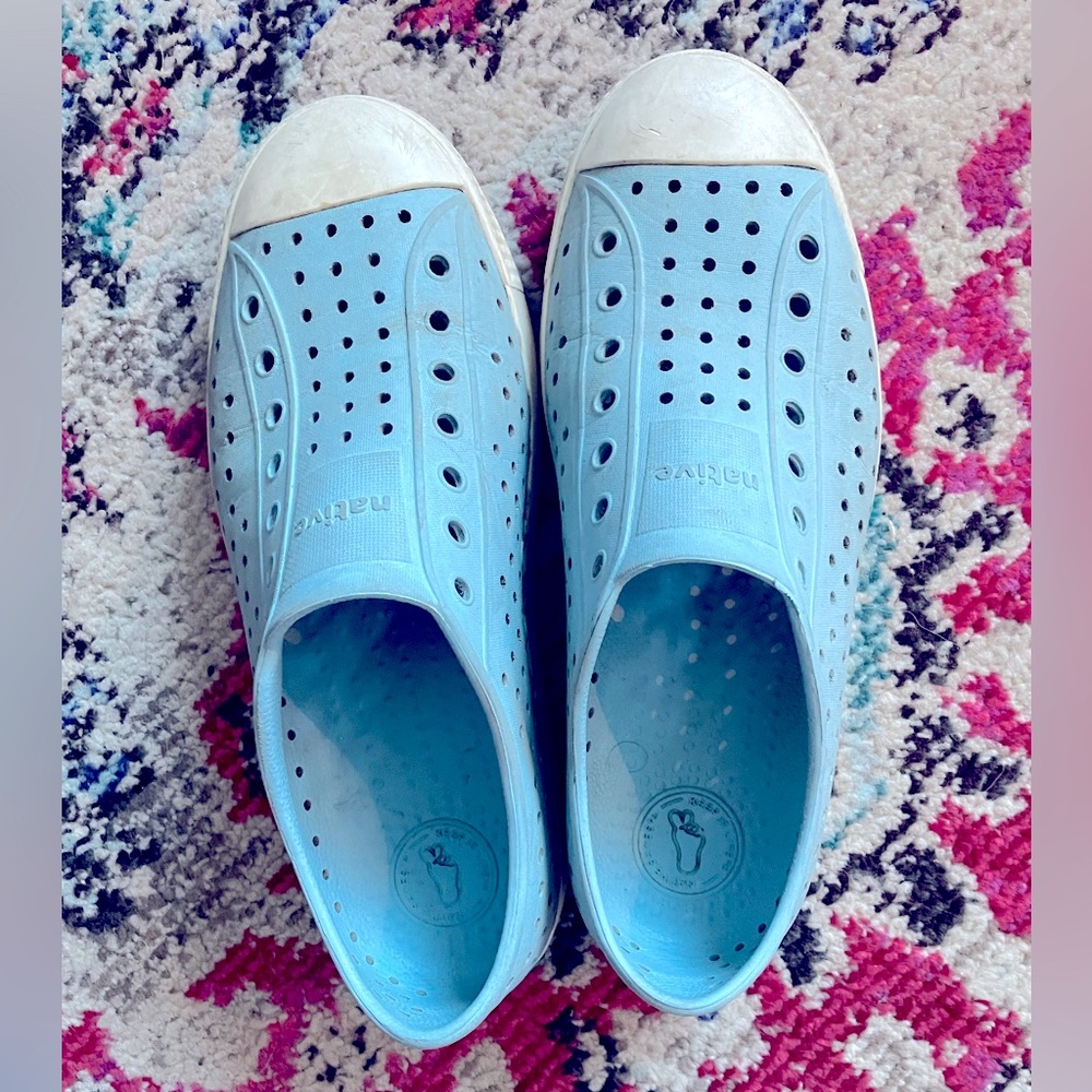 Light blue Native Shoes, Kids J6, Jefferson make